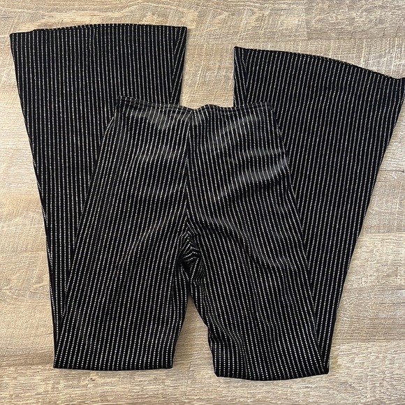 NWT Urban Outfitters Black Sparkly Flare Velvet Pants Size Small - Picture 4 of 4